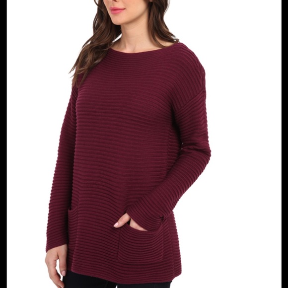 Vince Camuto Sweaters - Vince Camuto Tunic Sweater w/Pockets