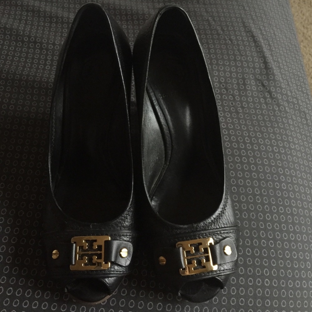 Tory Butch wedges 7.5