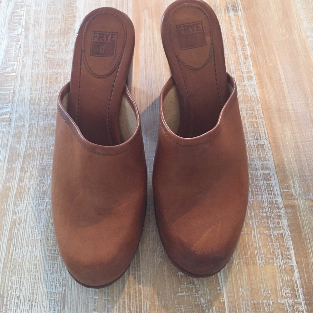 Frye Clogs. Never worn. Size 8. Simply gorgeous!