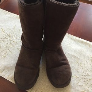 Dark brown tall Ugg boots