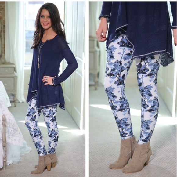 Gorgeous white and blue print butter soft leggings - Picture 2 of 2