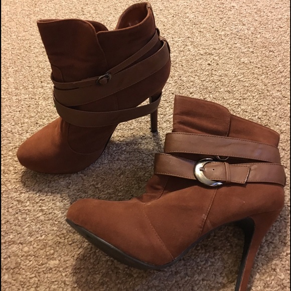 Boots - Picture 2 of 2