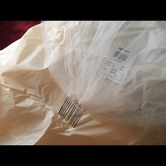 👰Additionally pics of Wedding dress. - Picture 2 of 4