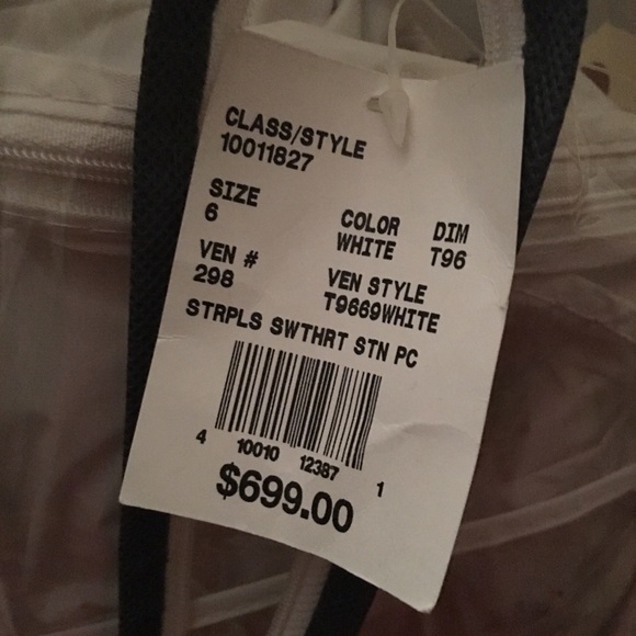 👰Additionally pics of Wedding dress. - Picture 4 of 4