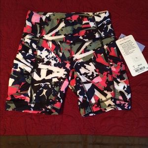 NWT Lululemon speed track shorts size 2