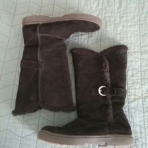 Faux fur lined boots