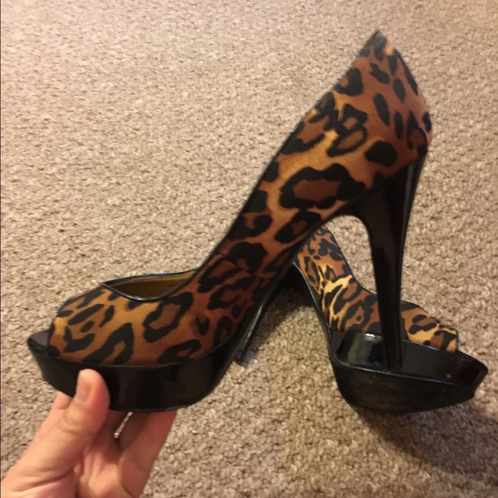 Leopard print Guess shoes
