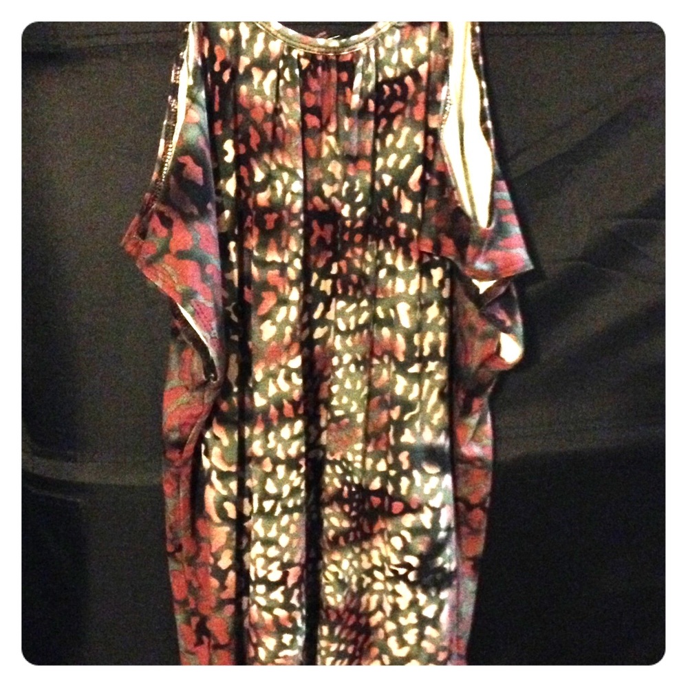 Cold shoulder top