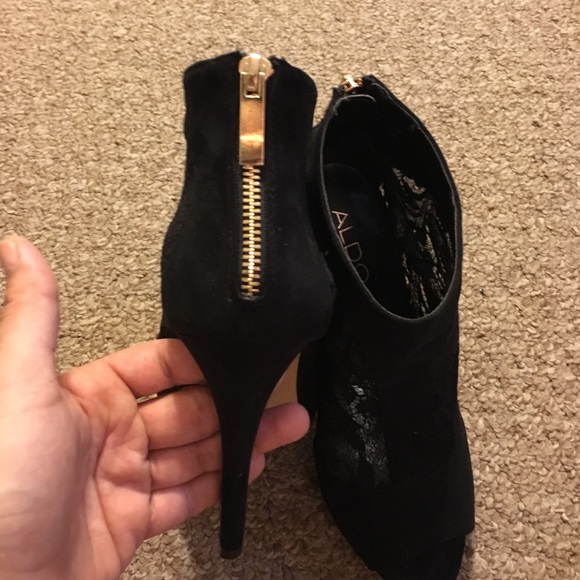 Shoes - Picture 4 of 4