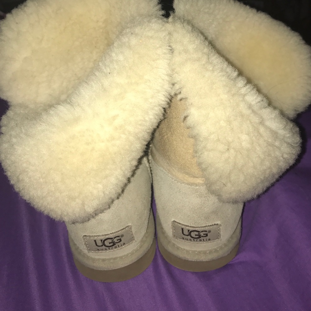 GREAT CONDITION UGGS MAKE OFFERS!!!!!!