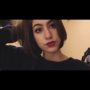 Meet your Posher, Alexis