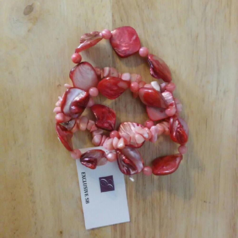 The Lily

Stack bracelet Handcrafted