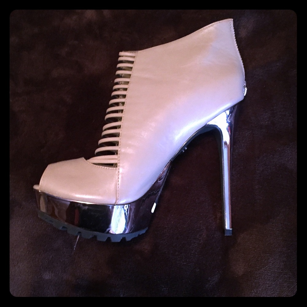 Gray Heels