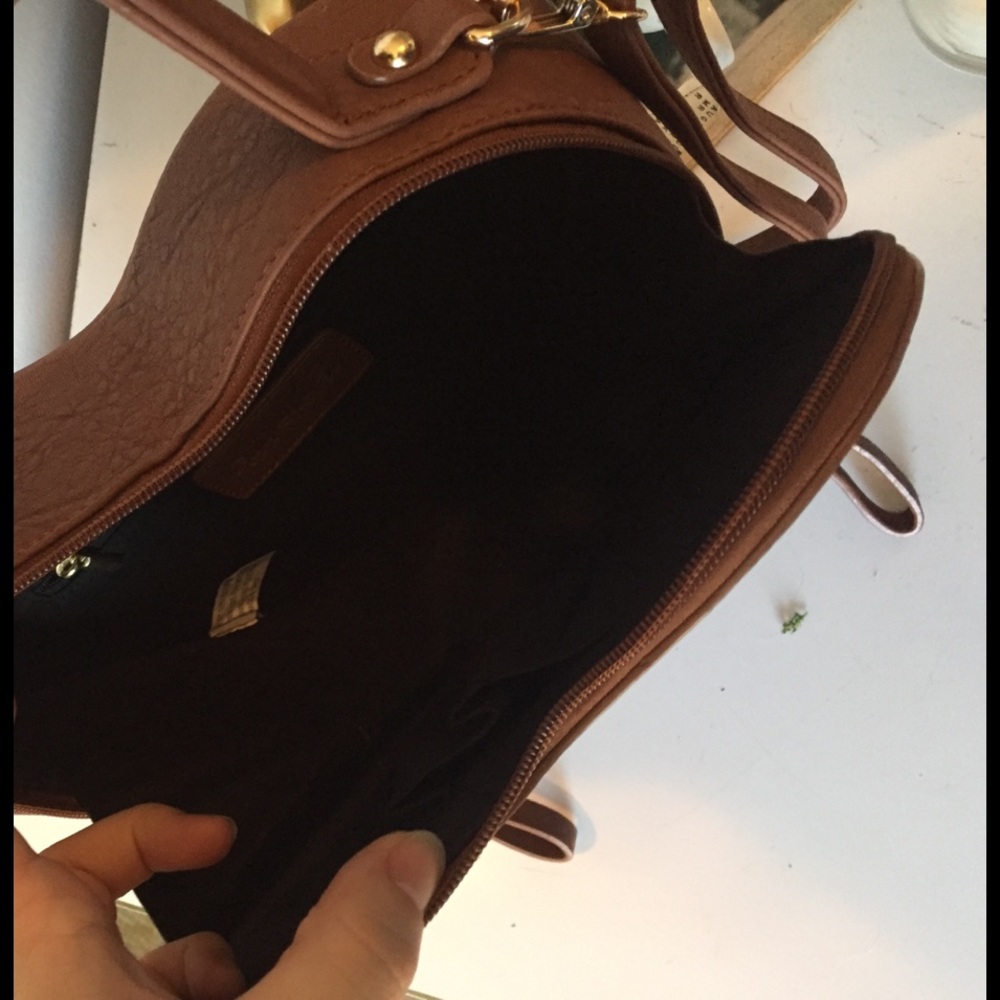 ✨LAST✨‼️Heart Shaped Crossbody Bag - Picture 4 of 7