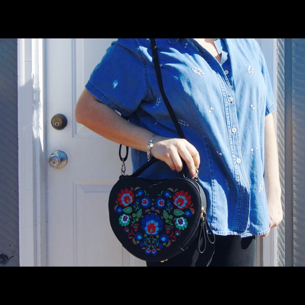 ✨LAST✨‼️Heart Shaped Crossbody Bag - Picture 6 of 7