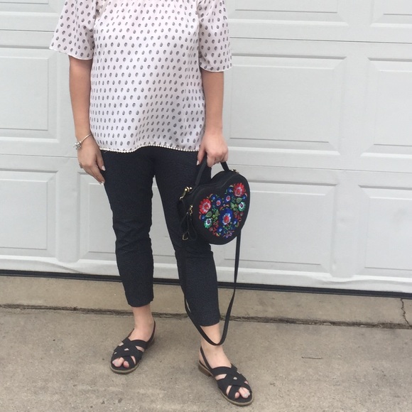 ✨LAST✨‼️Heart Shaped Crossbody Bag - Picture 7 of 7