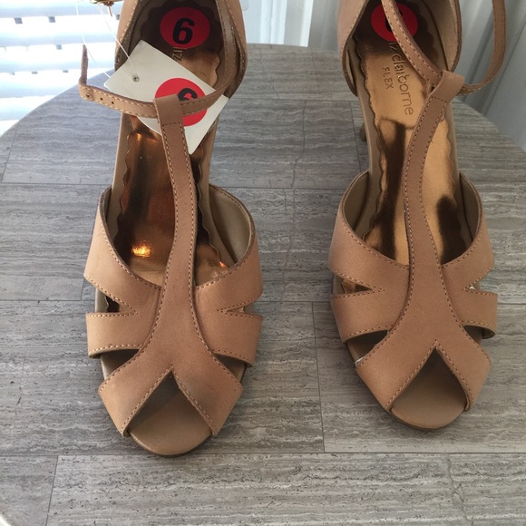 Peep toe ankle strap sandals! - Picture 2 of 2