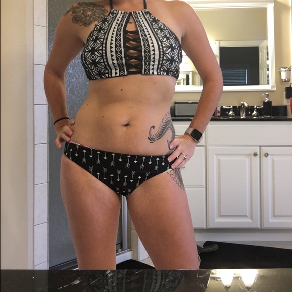 👙Halter bikini 👙 - Picture 2 of 8