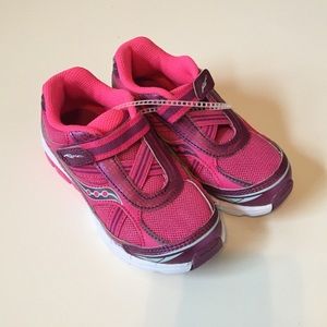 Girls Pink Saucony tennis shoes