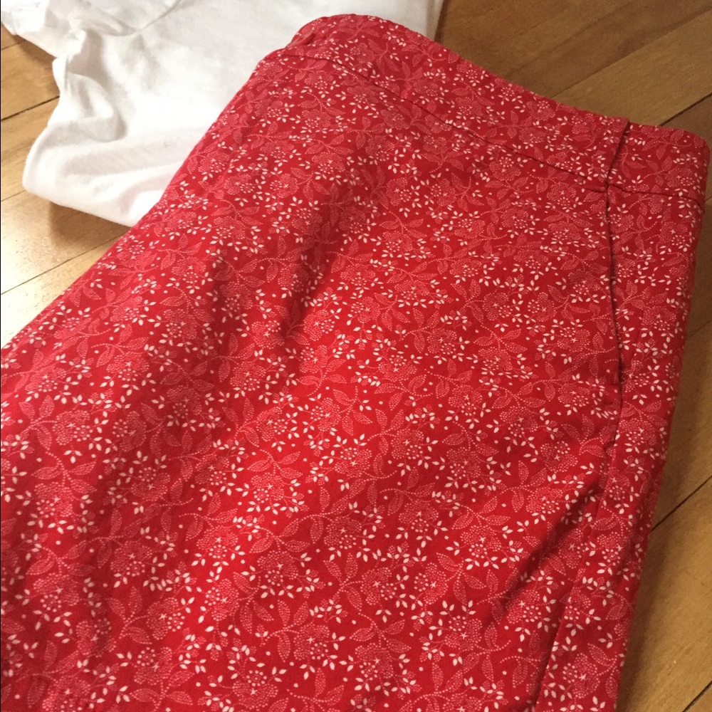 CHAPS Women's Classic Red And White Shorts