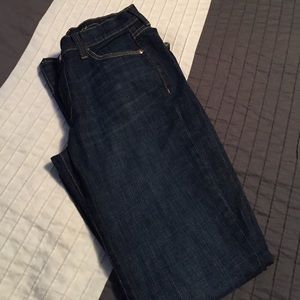 Great condition Old Navy sweetheart jeans.