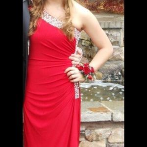 Red one-shoulder prom dress