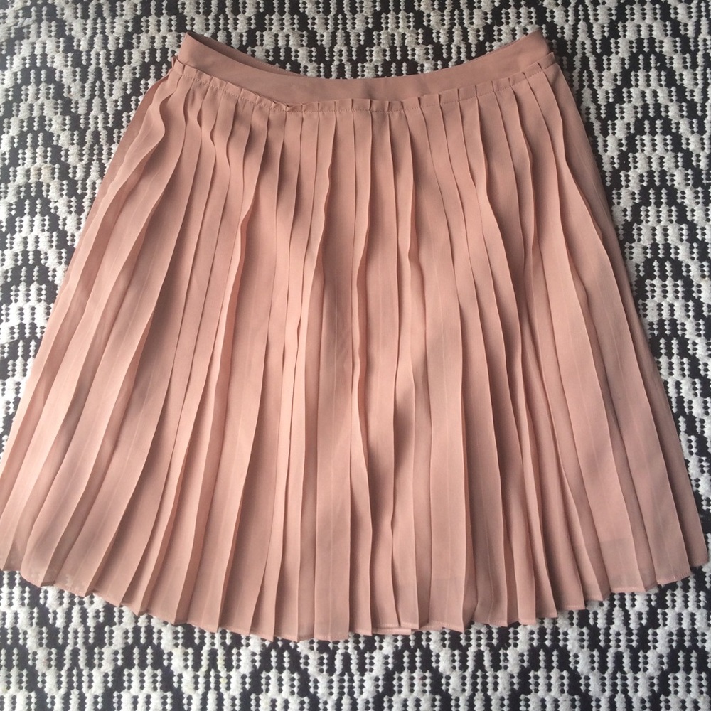 LC Lauren Conrad Pleated Peach Skirt