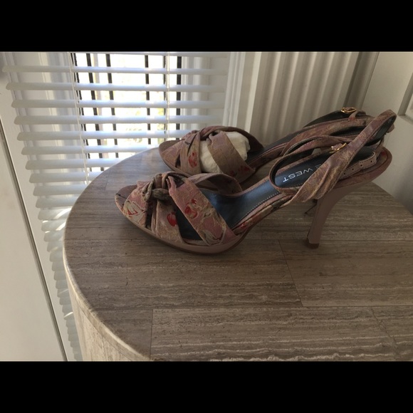 Nine West sandals. - Picture 2 of 2