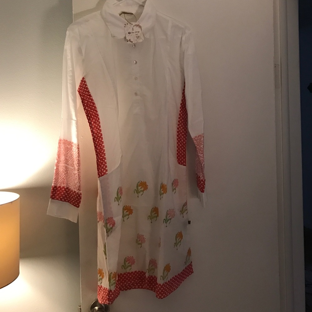 The shop tunic top. Size M.