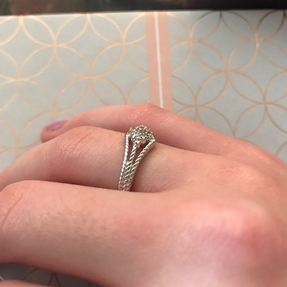 Diamond ring - Picture 2 of 3