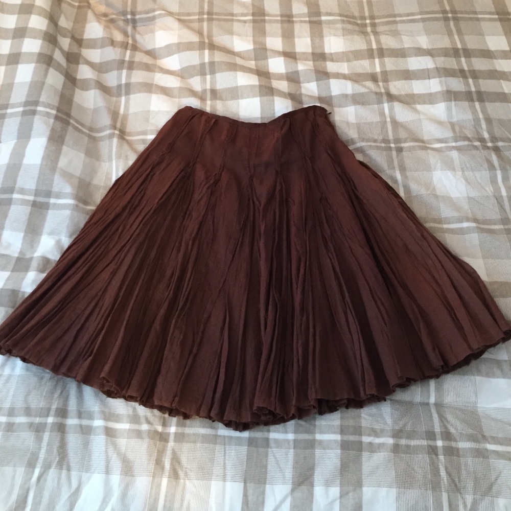 Cute brown skirt! 💋