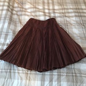 Cute brown skirt! 💋
