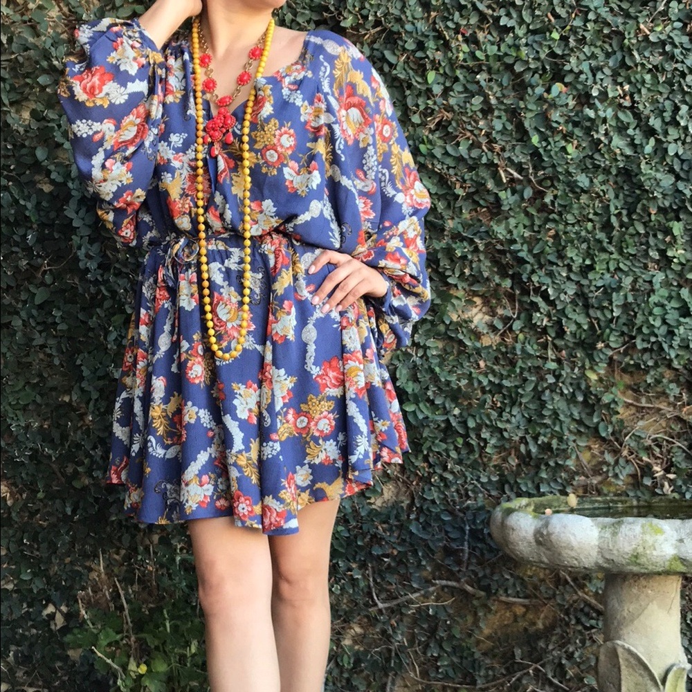 Balloon Sleeve dress - Picture 4 of 7