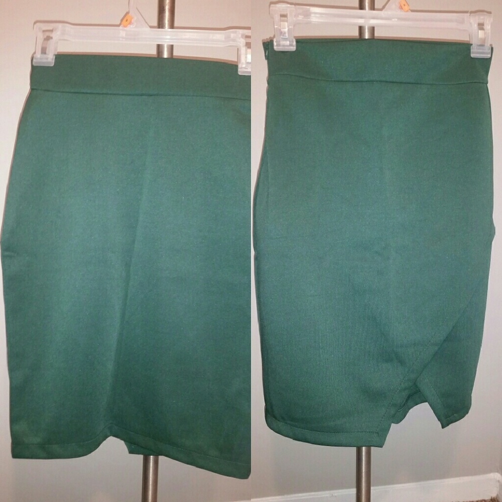 Green wrap skirt NWOT
