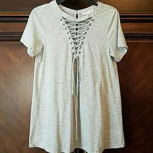Gray short sleeve shirt
