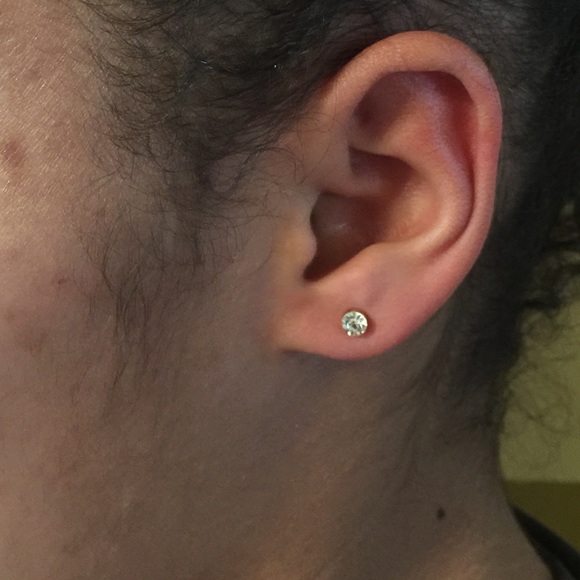 Statement Earring - Picture 2 of 4