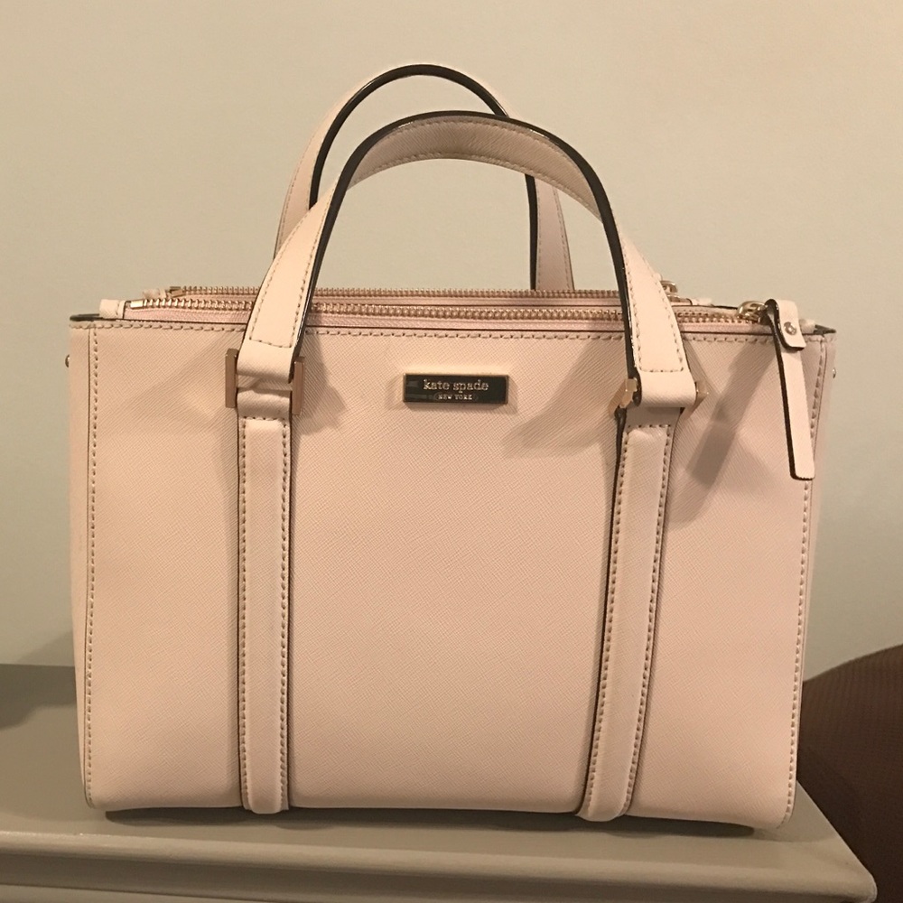 Kate Spade purse - Picture 1 of 3