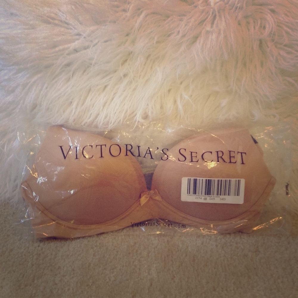 NWT Victoria Secret Bra!