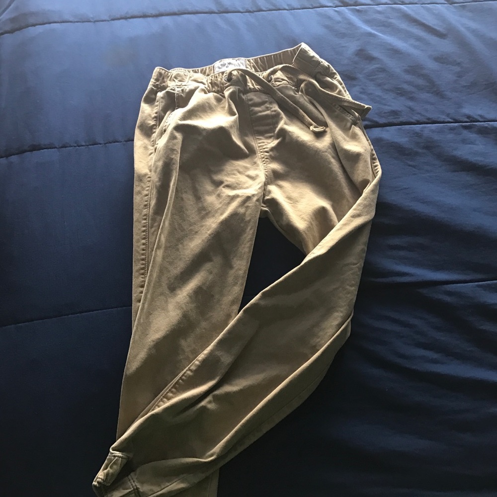 Hollis tee slim straight khaki joggers