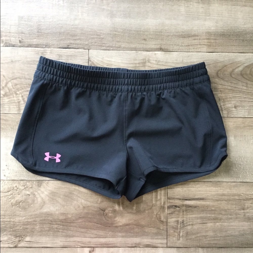 Girls under armour black shorts