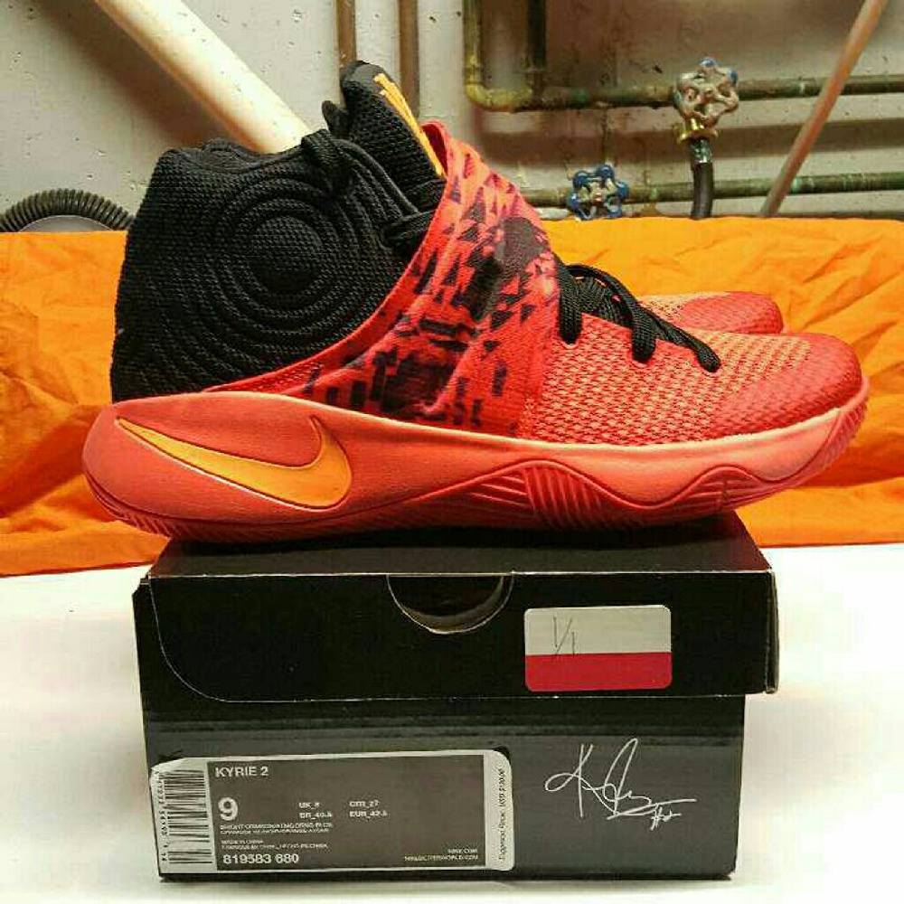 Nike Kyrie 2 "Inferno" Size 9