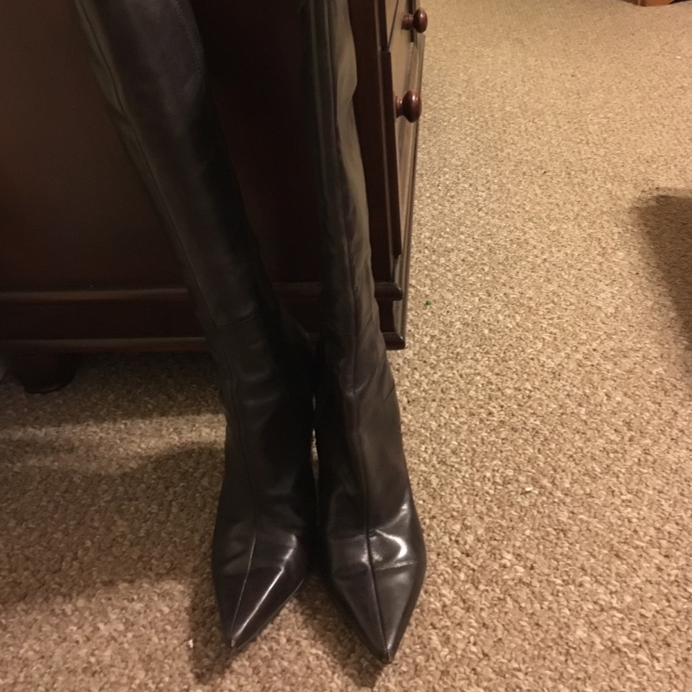 Boots - Picture 4 of 4
