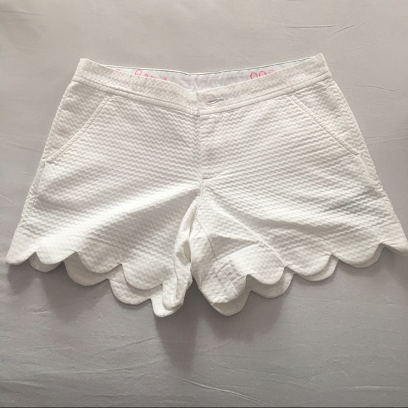 Lilly Pulitzer Pants - Lilly Pulitzer 5" Buttercup Scallop Hem Short