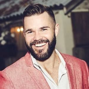 Meet your Posher, Travis