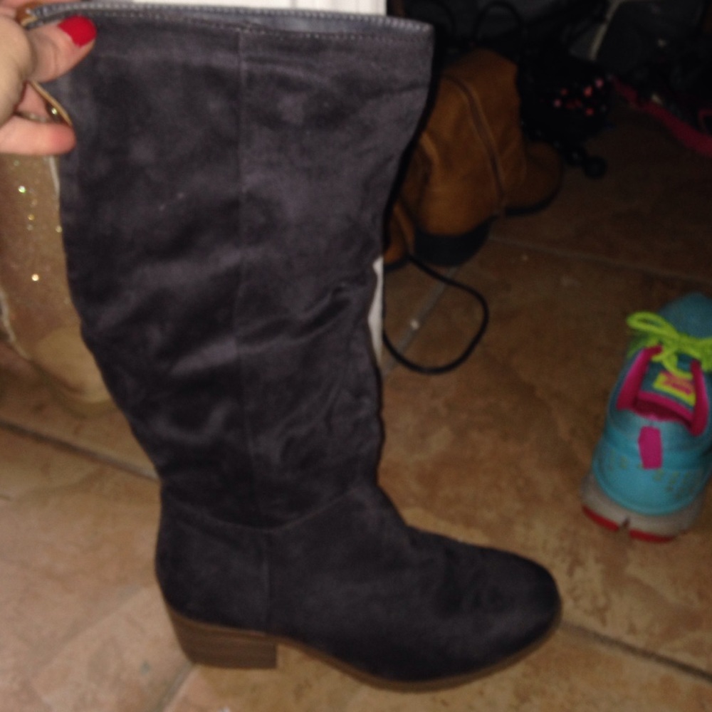 Grey zip up boots