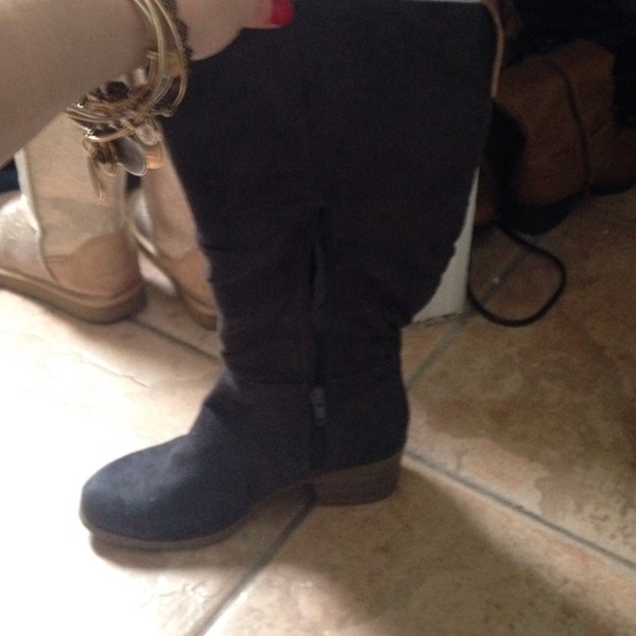 Grey zip up boots - Picture 2 of 4