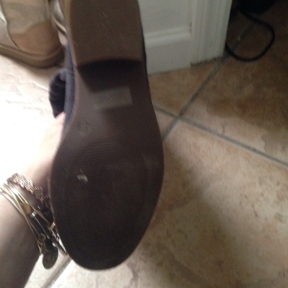 Grey zip up boots - Picture 3 of 4