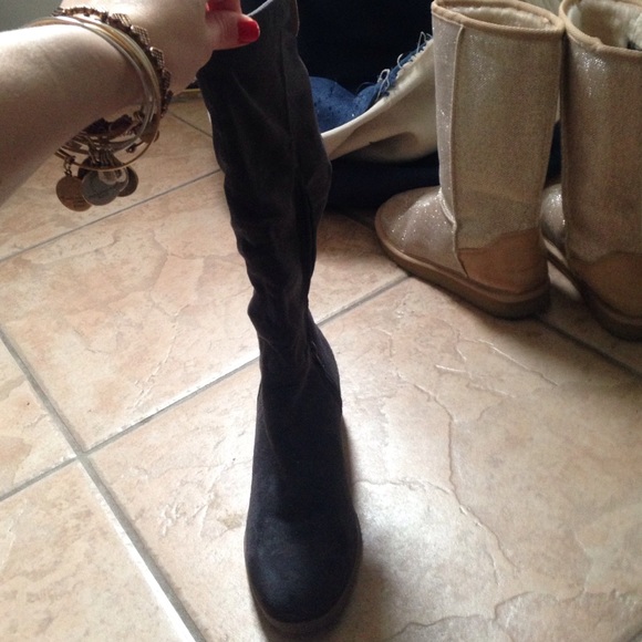Grey zip up boots - Picture 4 of 4