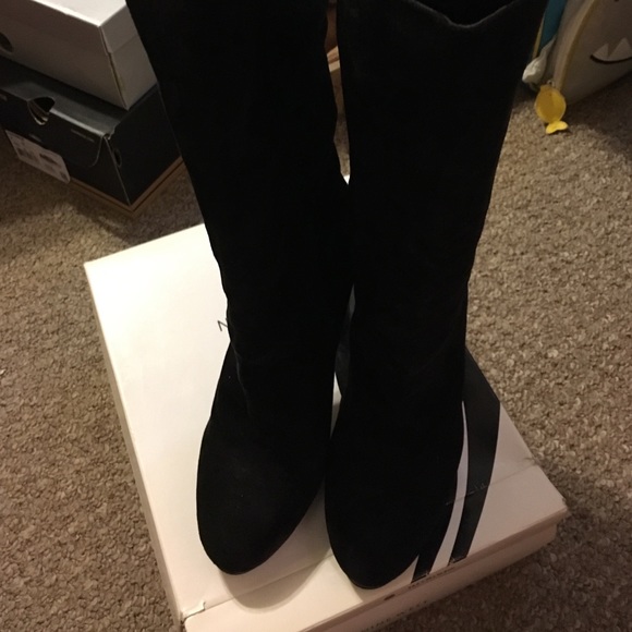 Boots - Picture 4 of 4