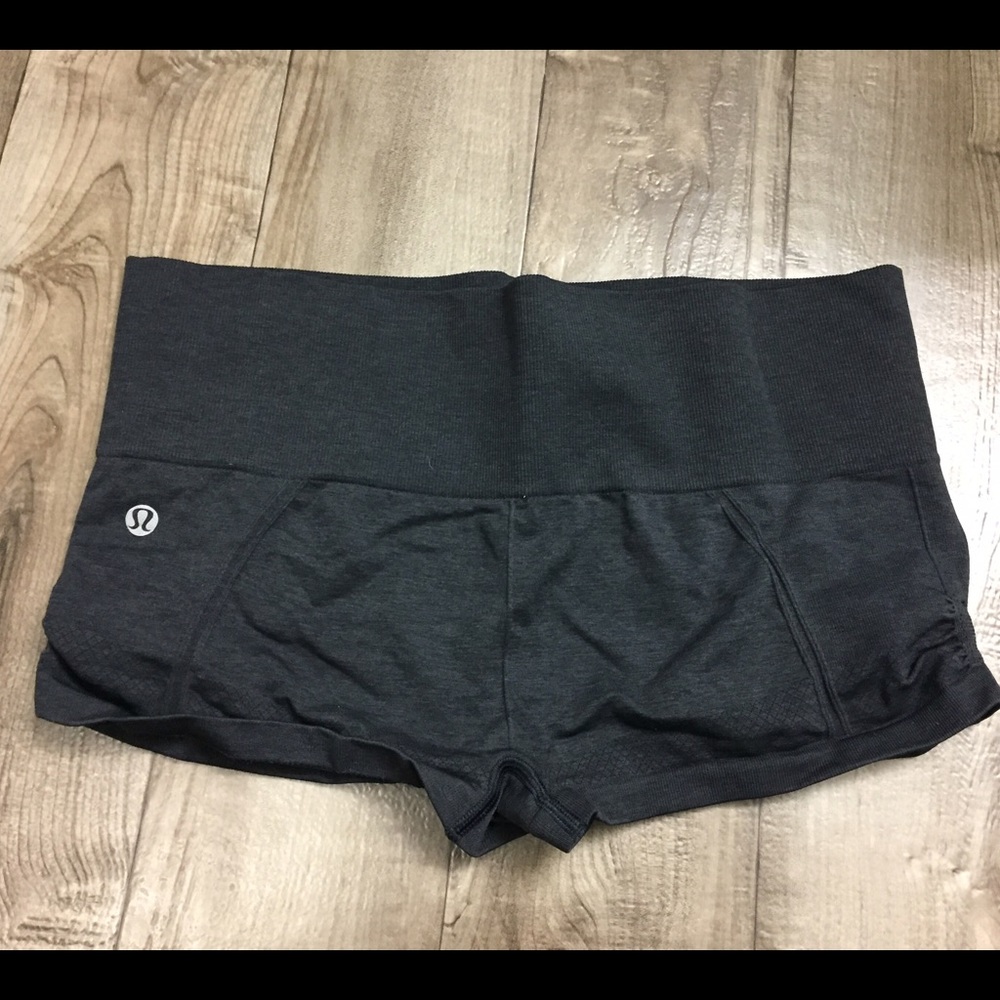 Lululemon spandex shorts